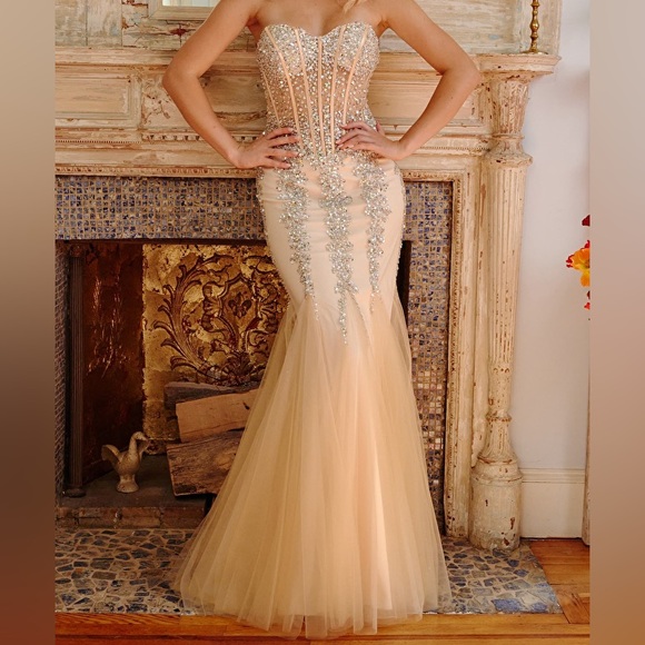 Jovani Prom Dress - Picture 3 of 4
